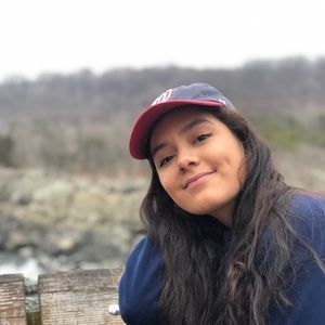 Meet your Posher, Adriana